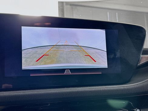 Used 2025 Buick Envista Sport Touring image 22