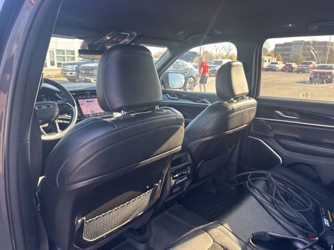 Used 2022 Jeep Grand Cherokee Trailhawk image 13