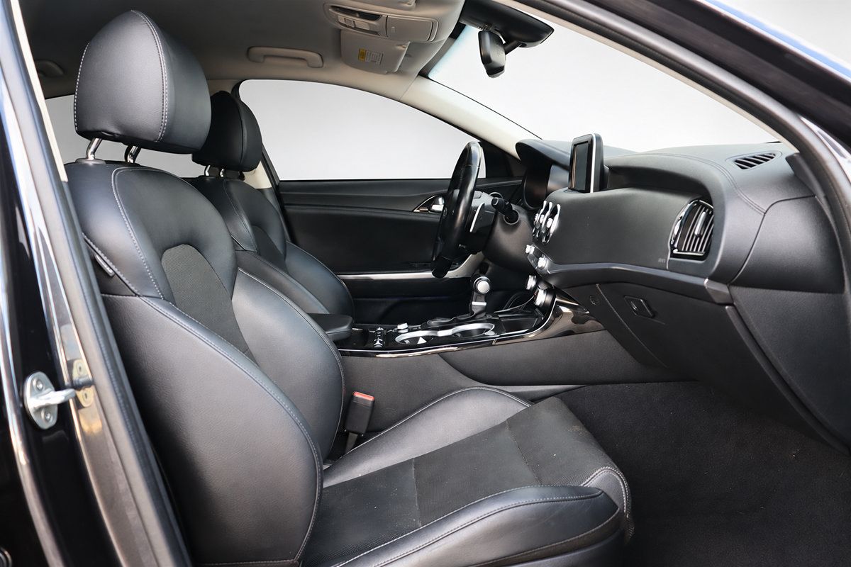 Used 2019 Kia Stinger RWD image 21