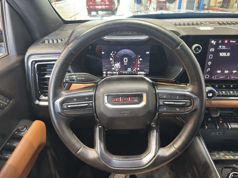 Used 2023 GMC Canyon AT4 w/ AT4 Premium Package AWD/4WD image 23
