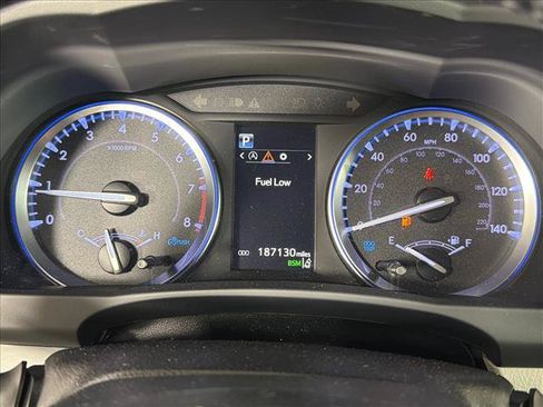 Used 2019 Toyota Highlander XLE FWD image 29
