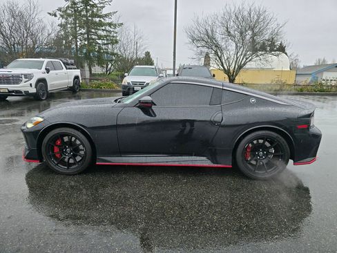 Used 2024 Nissan Z NISMO w/ Floor Mat Package image 4