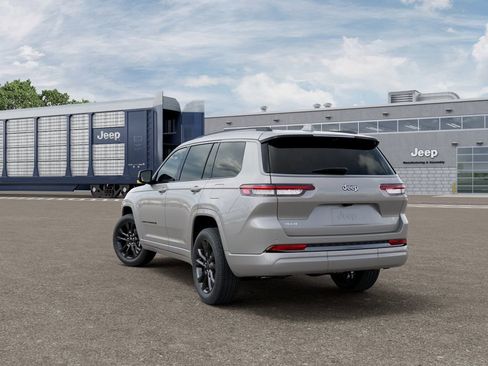 New 2026 Jeep Grand Cherokee L Limited AWD/4WD image 3