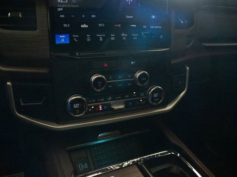 Used 2022 Ford Expedition Limited image 35
