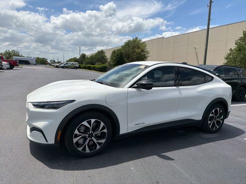 Used 2025 Ford Mustang Mach-E Select w/ Comfort Package Lite image 12