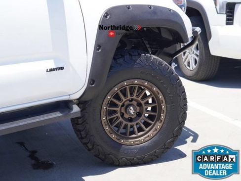 Used 2018 Toyota Tacoma TRD Sport w/ Technology Package RWD image 9
