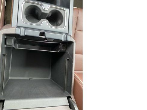 Used 2018 Chevrolet Silverado 1500 High Country image 18