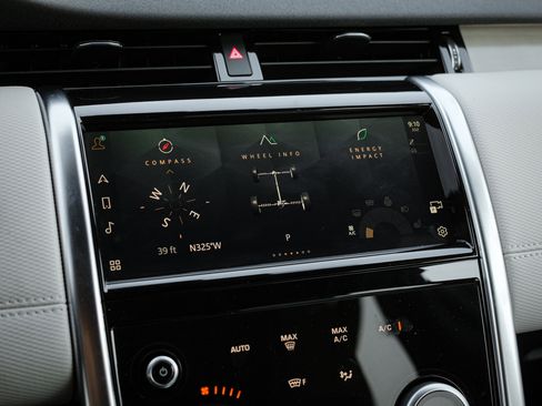 Used 2023 Land Rover Discovery Sport SE R-Dynamic image 24