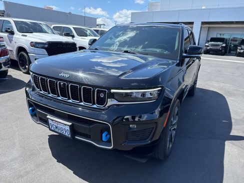 Used 2023 Jeep Grand Cherokee Overland w/ Advanced Protech Group III AWD/4WD image 1