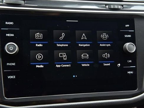 Certified 2023 Volkswagen Tiguan SE w/ Panoramic Sunroof Package image 13