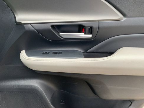 Used 2024 Toyota Grand Highlander XLE image 21