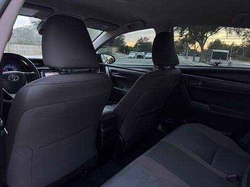 Used 2018 Toyota Corolla LE image 18