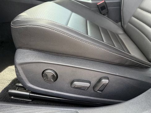 Used 2024 Volkswagen Jetta SE FWD image 15