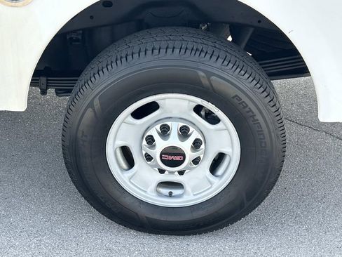 Used 2022 GMC Sierra 2500 Pro w/ Convenience Package RWD image 17