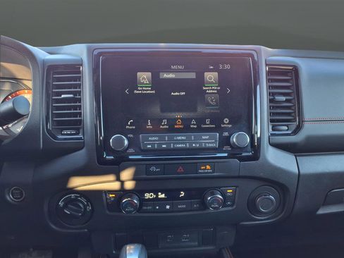 Used 2024 Nissan Frontier PRO-4X image 11