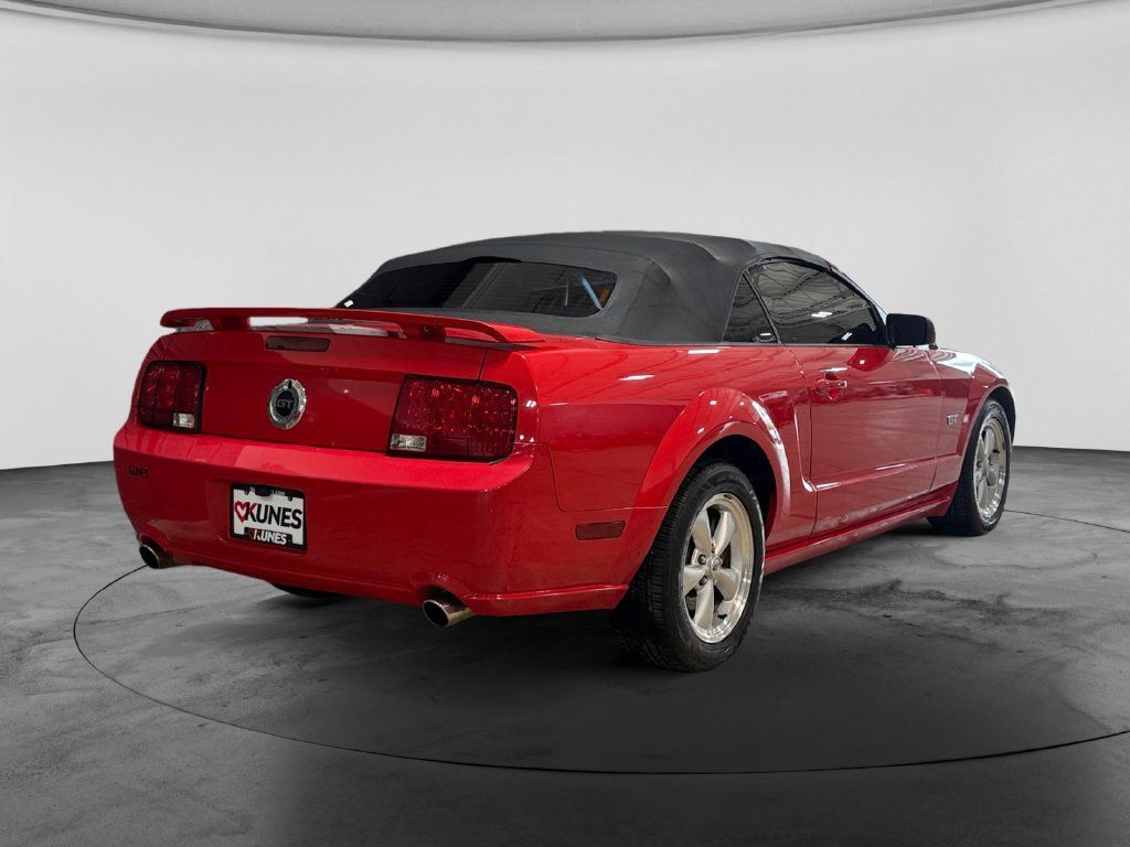 Used 2005 Ford Mustang GT RWD image 10
