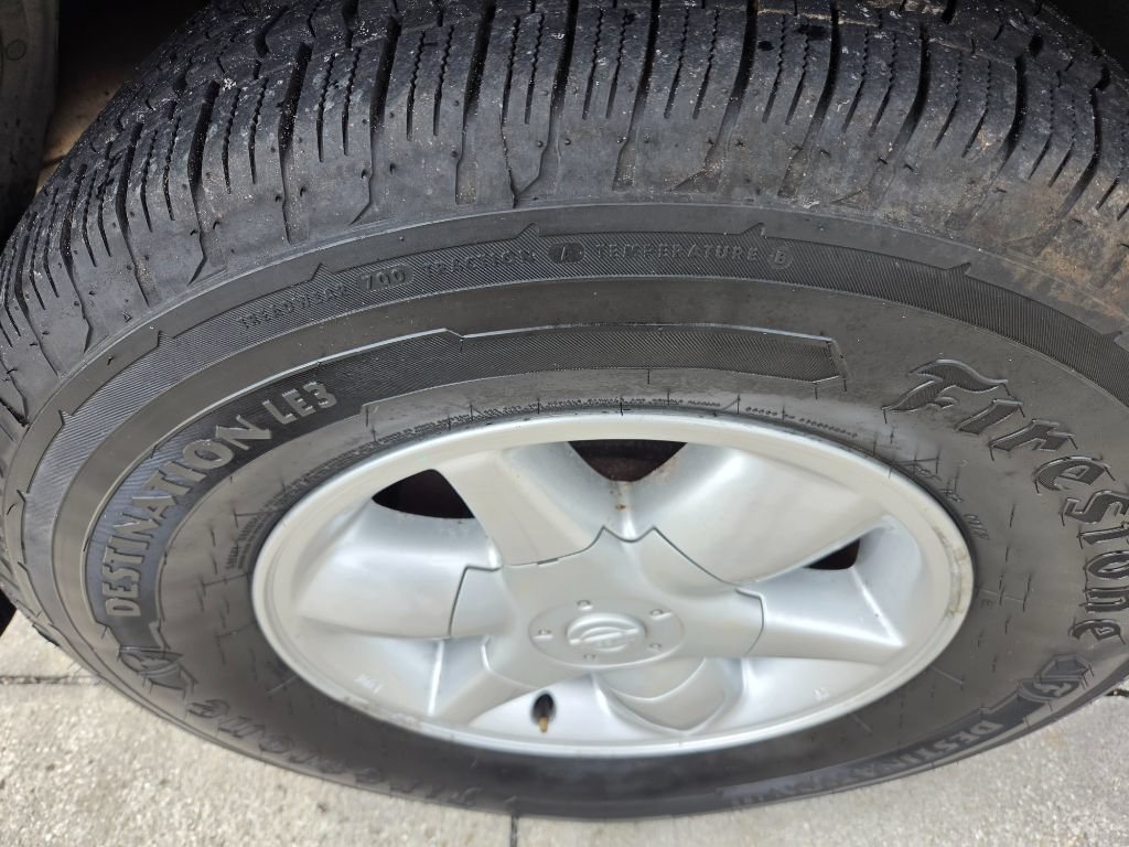 Used 2001 Nissan Pathfinder LE AWD/4WD image 17