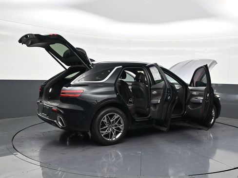 Used 2022 Genesis GV70 2.5T w/ Advanced Package image 32