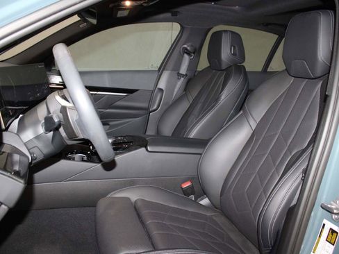 Certified 2024 BMW 530i w/ Premium Package image 14