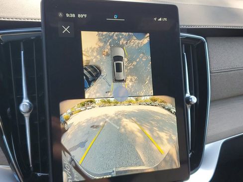 New 2025 Volvo XC90 B5 Plus w/ Protection Package Premier image 10