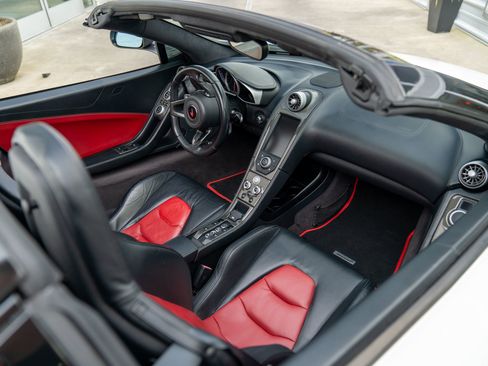 Used 2016 McLaren 650S Spider RWD image 12