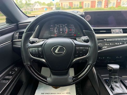 Used 2019 Lexus ES 350 w/ Premium Package FWD image 19
