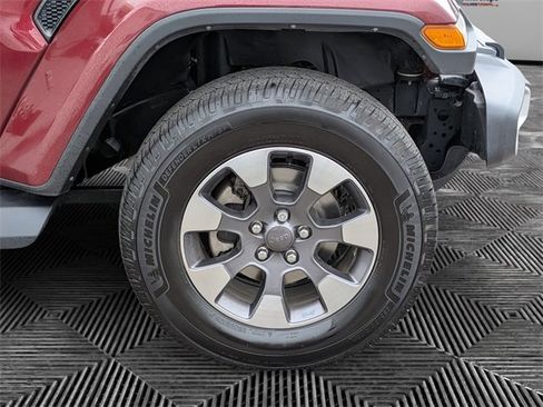 Certified 2021 Jeep Wrangler Unlimited Sahara image 9