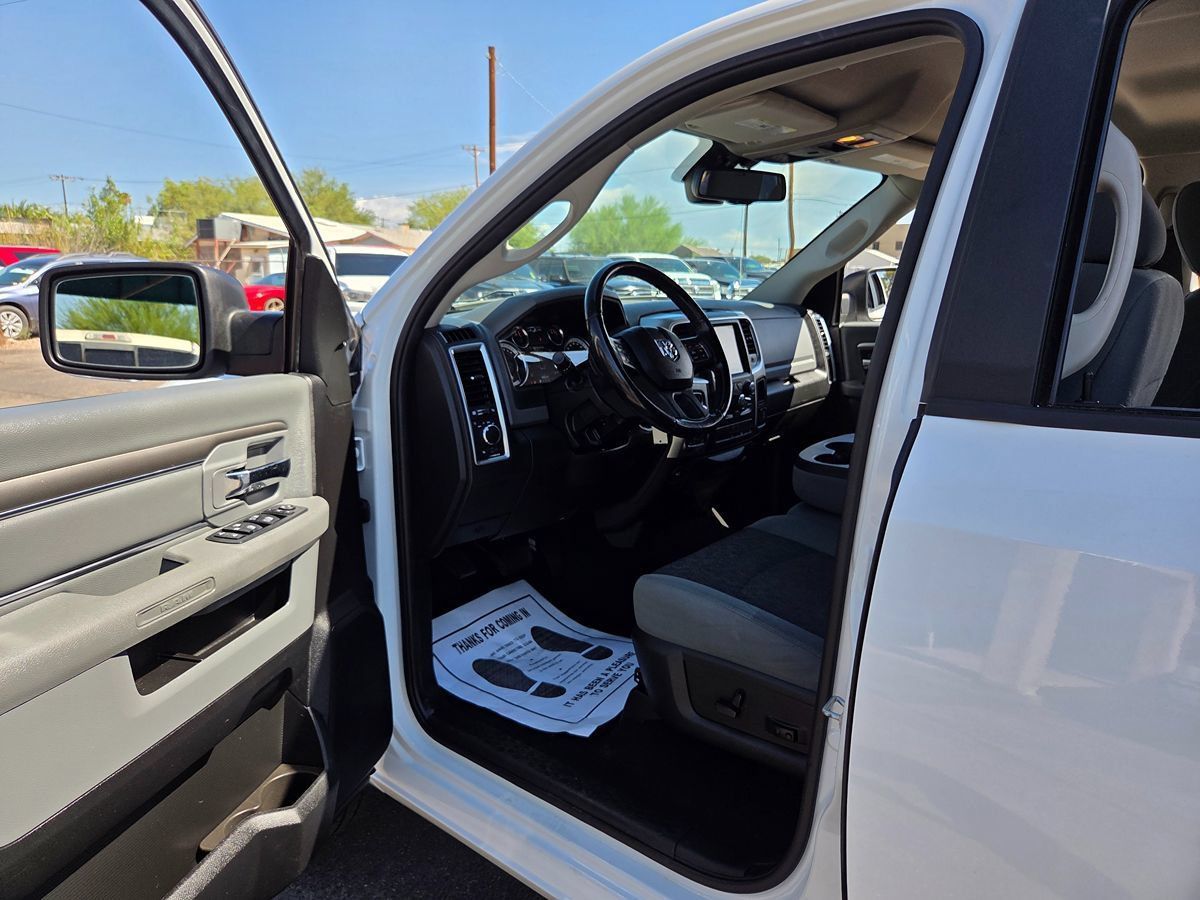 Used 2020 RAM 1500 Classic SLT w/ Luxury Group AWD/4WD image 48