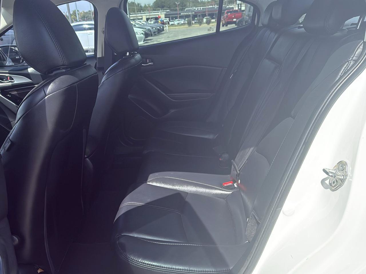 Used 2018 MAZDA MAZDA3 Touring FWD image 16