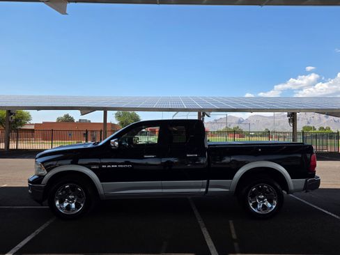 Used 2012 RAM 1500 Laramie AWD/4WD image 2