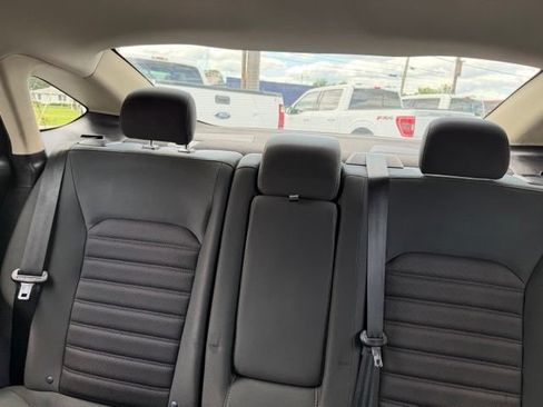 Used 2018 Ford Fusion SE w/ Fusion SE Technology Package FWD image 13