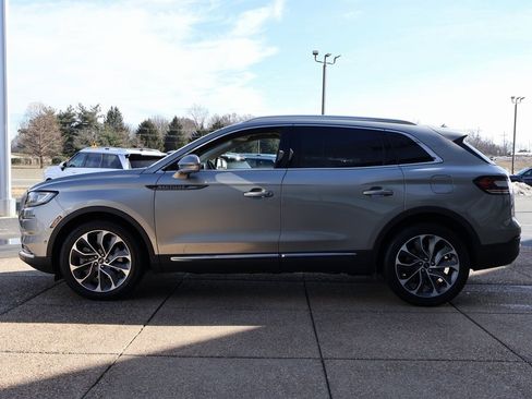 Used 2023 Lincoln Nautilus Reserve w/ Equipment Group 201A image 3