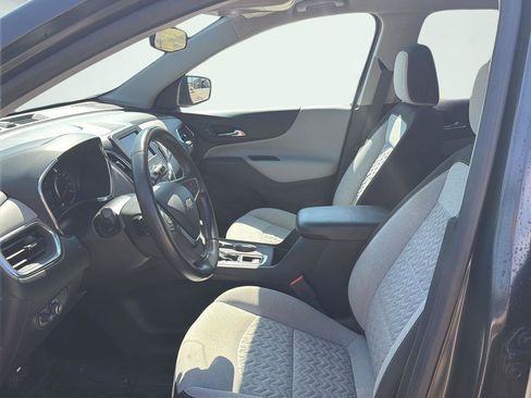 Used 2022 Chevrolet Equinox LT w/ Driver Convenience Package AWD/4WD image 9