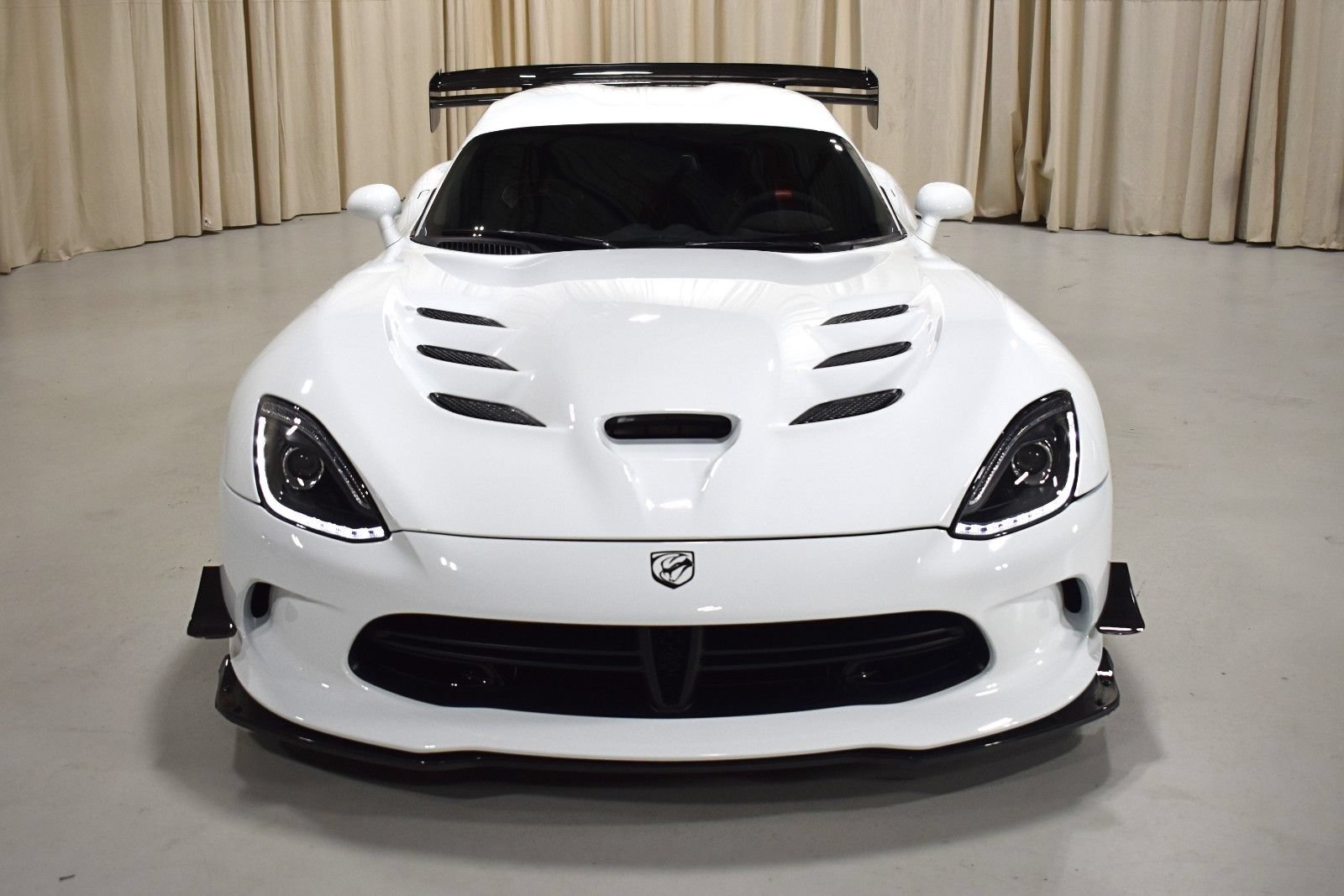Used 2016 Dodge Viper ACR RWD image 2