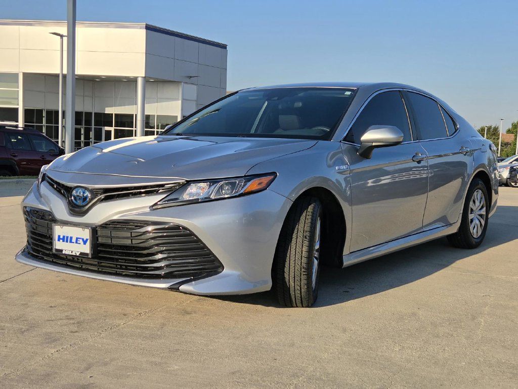Used 2020 Toyota Camry LE FWD image 2