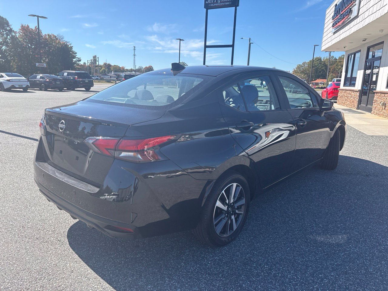 Used 2025 Nissan Versa SV FWD image 10