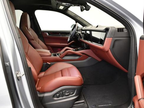 New 2026 Porsche Cayenne GTS AWD/4WD image 53