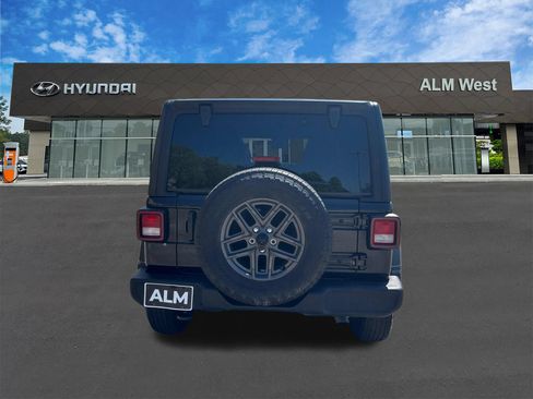 Used 2025 Jeep Wrangler Unlimited Sport AWD/4WD image 6