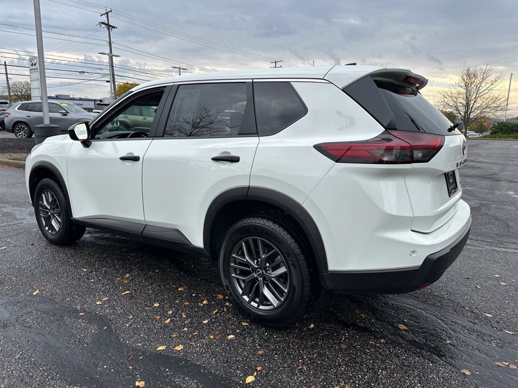Used 2024 Nissan Rogue S AWD/4WD image 7