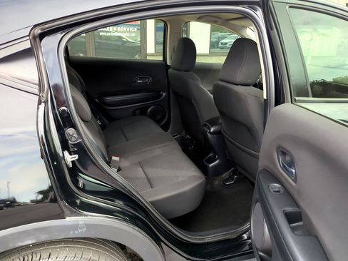 Used 2018 Honda HR-V LX image 12