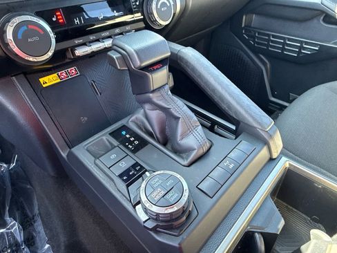 Used 2025 Toyota 4Runner TRD Off-Road image 31