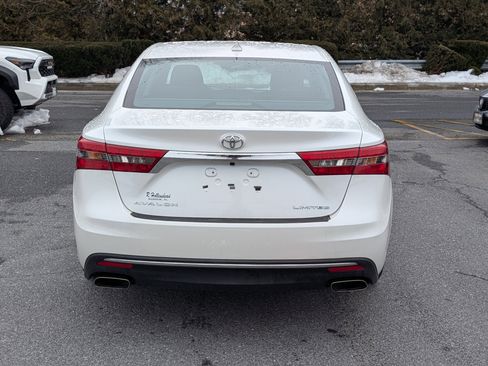 Used 2016 Toyota Avalon Limited w/ Toyota Safety Sense Package image 4