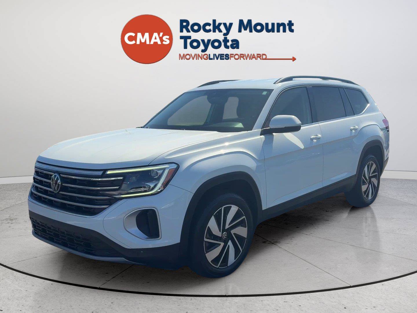 Used 2025 Volkswagen Atlas SE AWD/4WD image 2