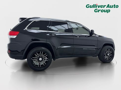 Used 2018 Jeep Grand Cherokee Laredo AWD/4WD image 9