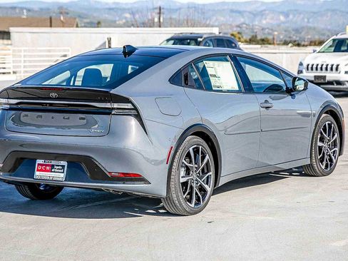 New 2026 Toyota Prius Plug-In Hybrid image 5