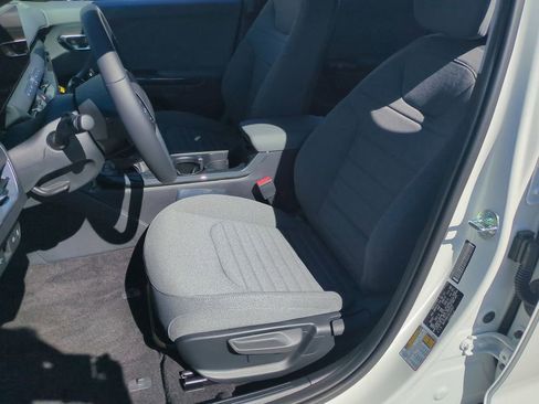 New 2025 Kia K4 EX image 19