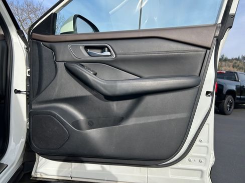 Used 2021 Nissan Rogue Platinum AWD/4WD image 27