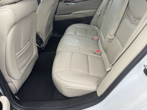 Used 2018 Cadillac XTS Luxury image 11