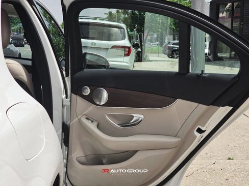 Used 2019 Mercedes-Benz C 300 4MATIC Sedan image 28