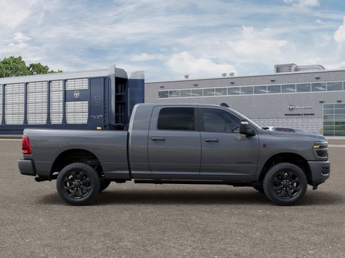 New 2026 RAM 2500 Laramie AWD/4WD image 12